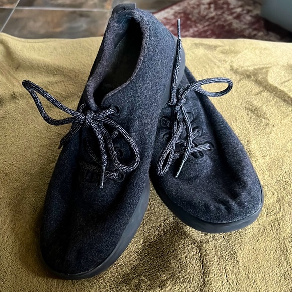 Black Wool Allbird Sneakers - Picture 1 of 5